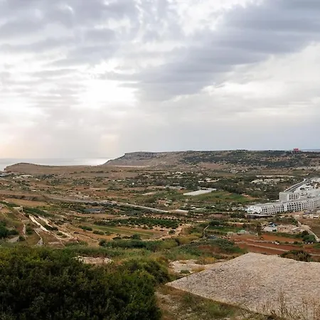 Peaceful 2 Bed, 2 Bath Flat & Breathtaking Views * Mellieha