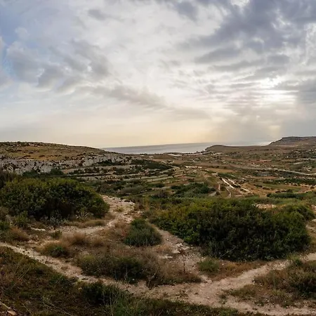 Peaceful 2 Bed, 2 Bath Flat & Breathtaking Views Appartamento