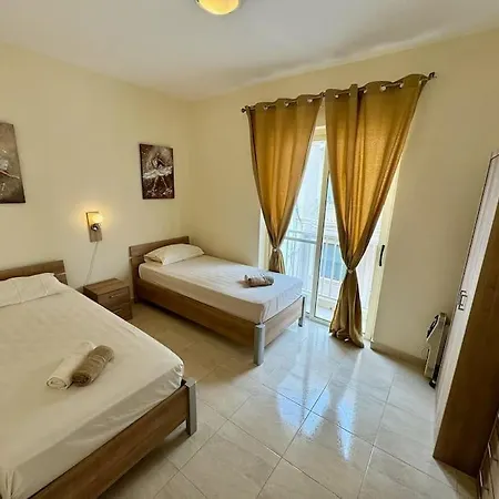 Apartment Peaceful 2 Bed, 2 Bath Flat & Breathtaking Views *