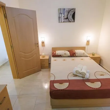 Apartment Peaceful 2 Bed, 2 Bath Flat & Breathtaking Views