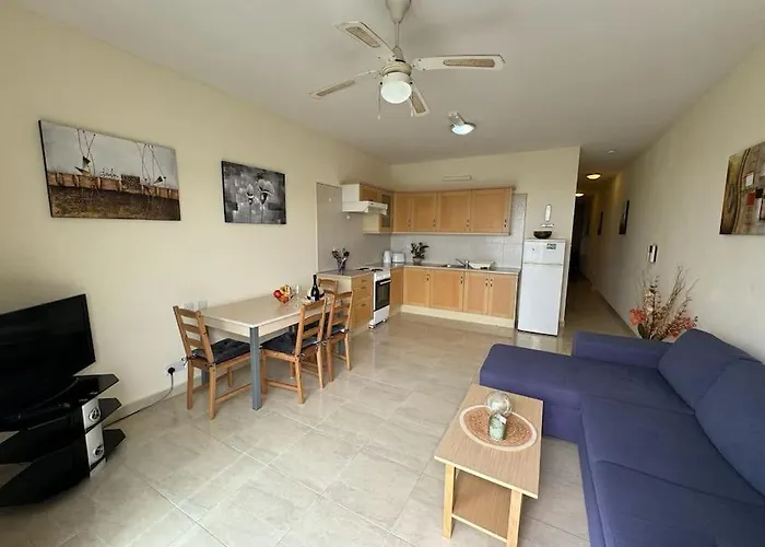 Peaceful 2 Bed, 2 Bath Flat & Breathtaking Views Меллиеха