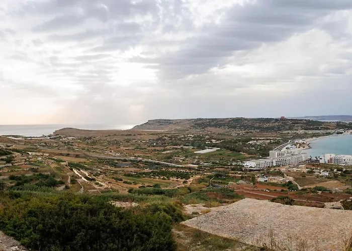 Peaceful 2 Bed, 2 Bath Flat & Breathtaking Views * Меллиеха