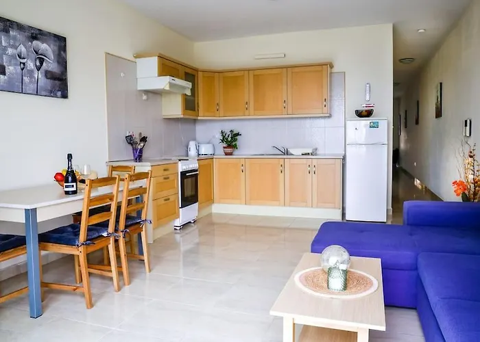 Peaceful 2 Bed, 2 Bath Flat & Breathtaking Views